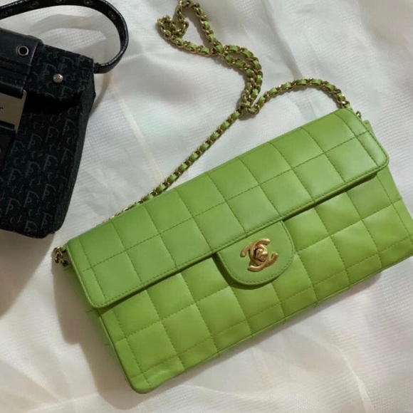 ISO Chanel Chocolate Bar East West Flap Bag - Picture 6 of 9